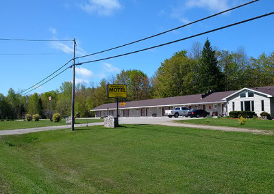 Front of Peninsula Motel